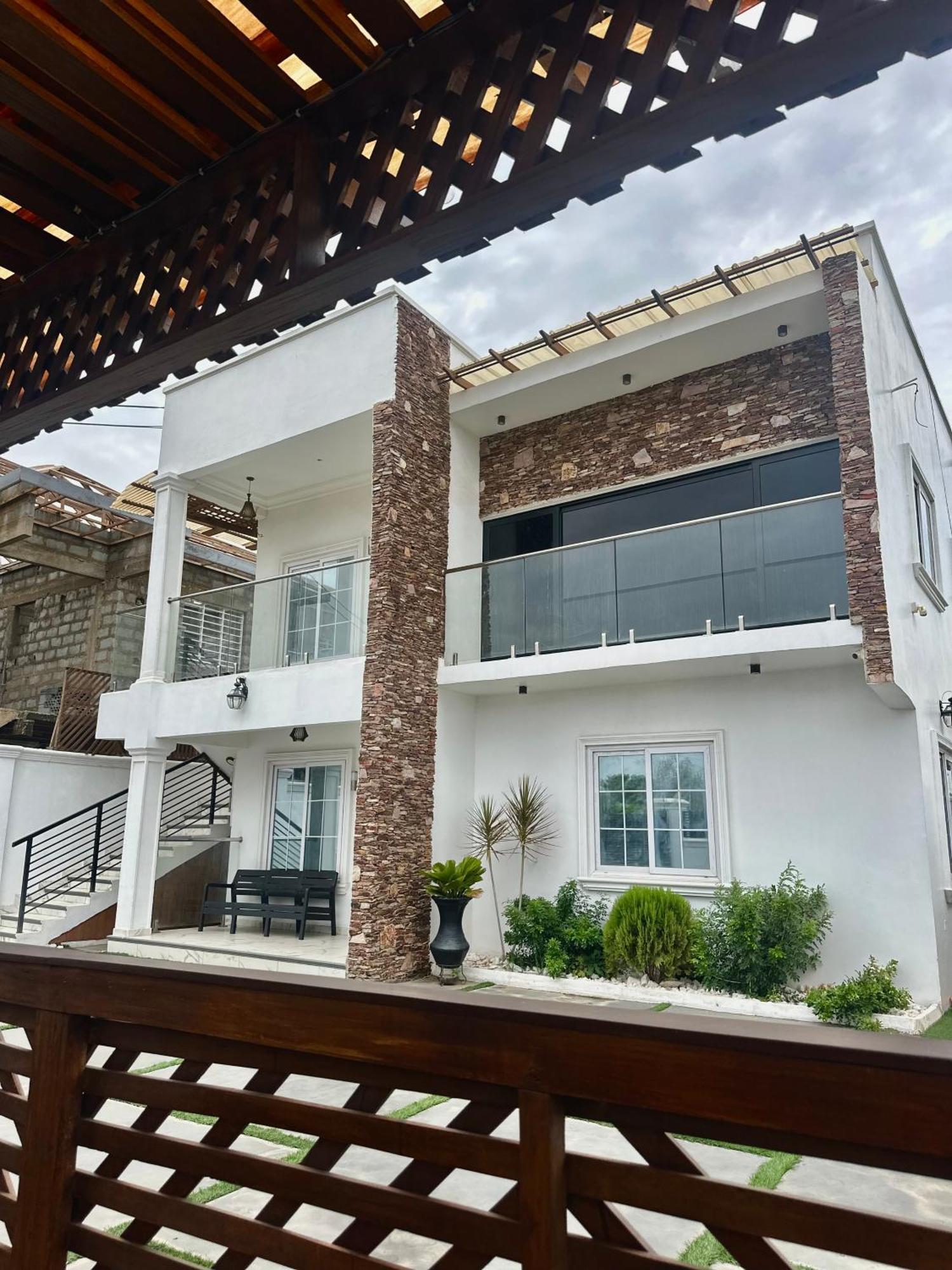Bkjd 2 Bedrooms Tema Bagian luar foto